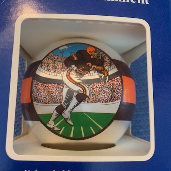 Vintage Cleveland Browns NFL Satin Christmas Ornament - Picture 8 of 13